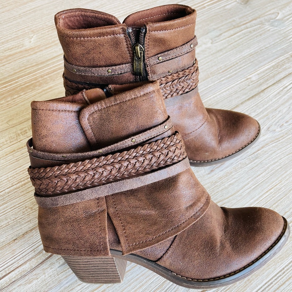 Limelight Brown Braided Cuff Booties- Size 9